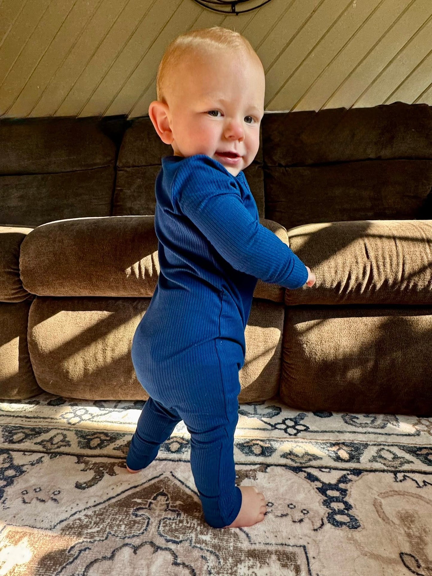Navy Ribbed Zippy