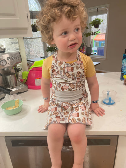 Grandma's Kitchen Apron | Holiday Preorder